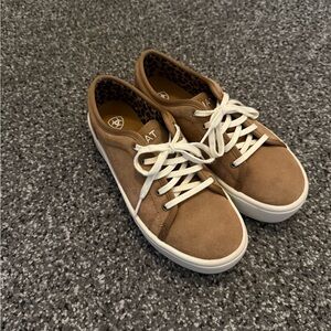 Womens ariat shoes size 7